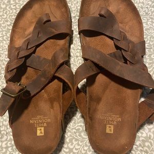 White mountain sandals size 8